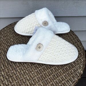 Women’s Faux Fur Trim Knit Slip-On Slippers with Button Accent:Size Medium 7-8